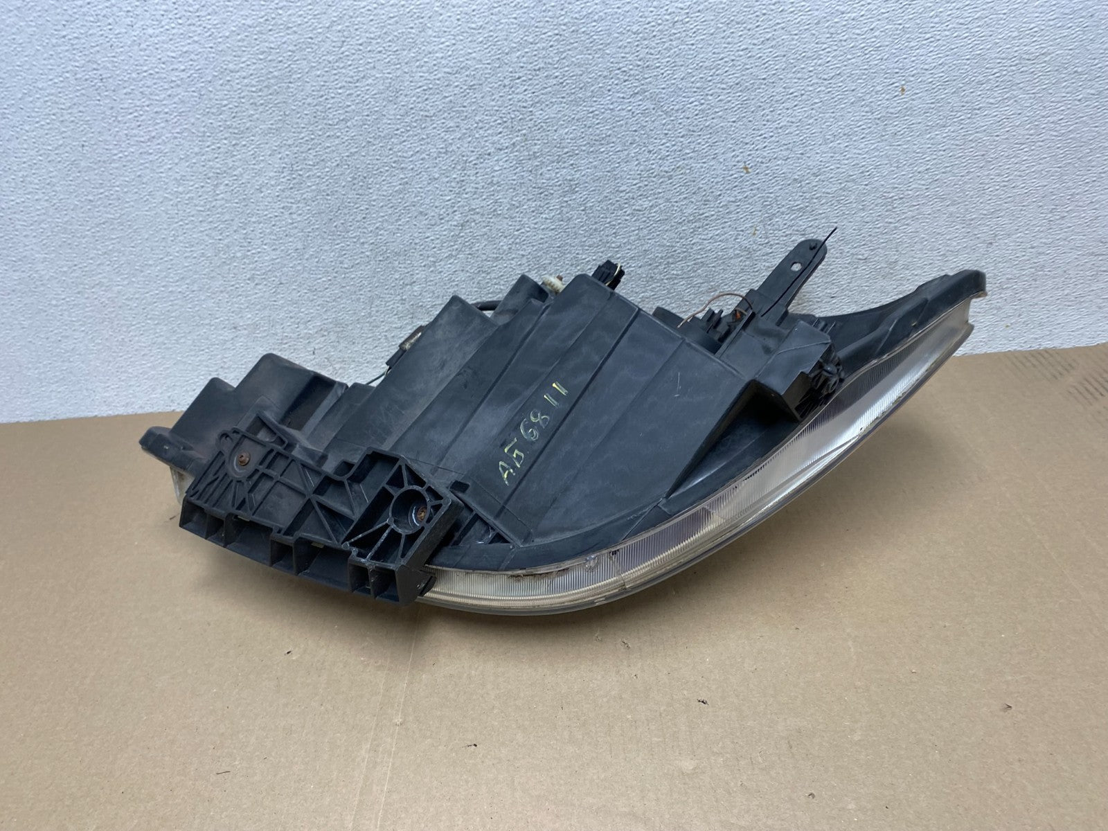 2008 to 2012 Nissan Versa Headlight Right Passenger Rh Side AG6811 DW7
