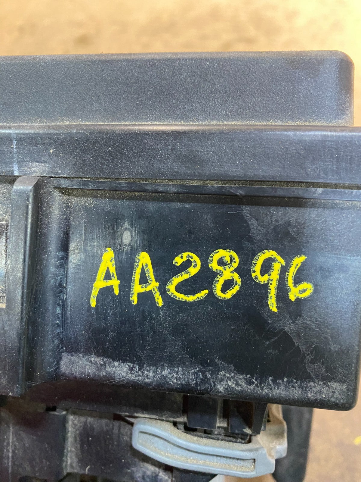 2007 Jeep Grand Cherokee Body Control Module BCM Power Fuse Box aa2896 DG7