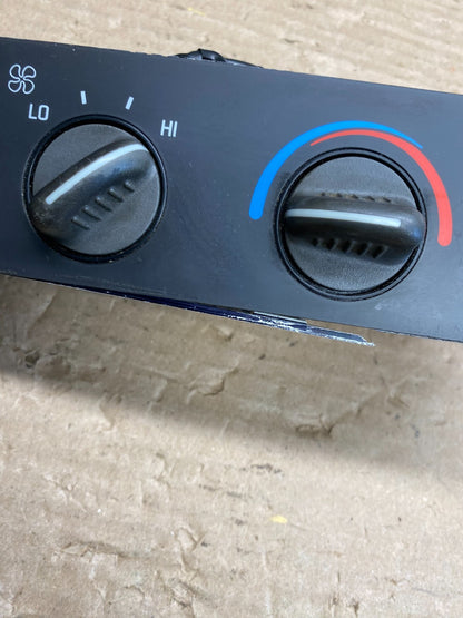 2001 - 2007 GMC Chevrolet Express 1500 Climate Control A/C ag6459 DG3