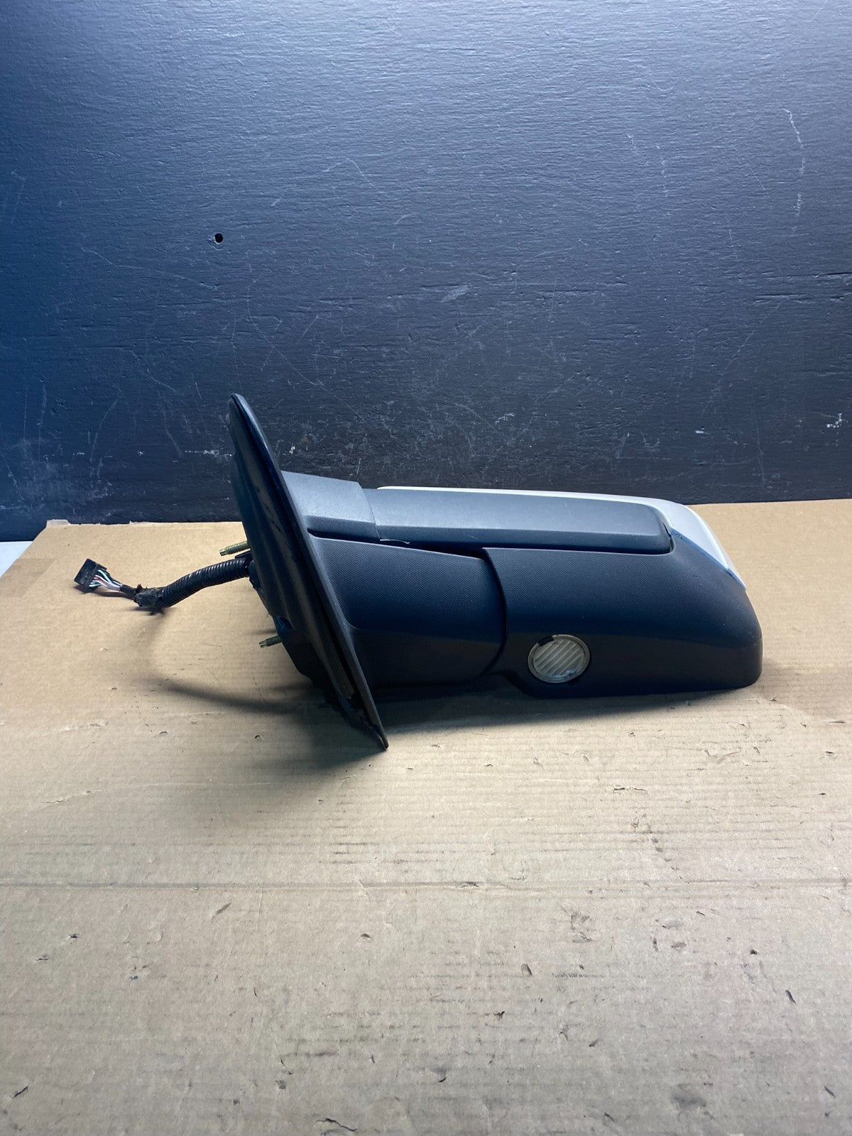 2007-2011 Ford Expedition Left Driver View Door Mirror AC6852 DW6