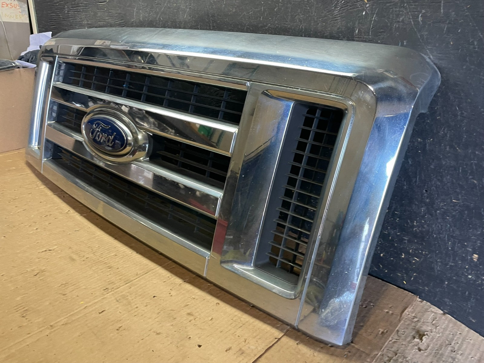 2008 to 2014 Ford Econoline E150 E250 Front Upper Chrome Grill Grille Y9709 DG1