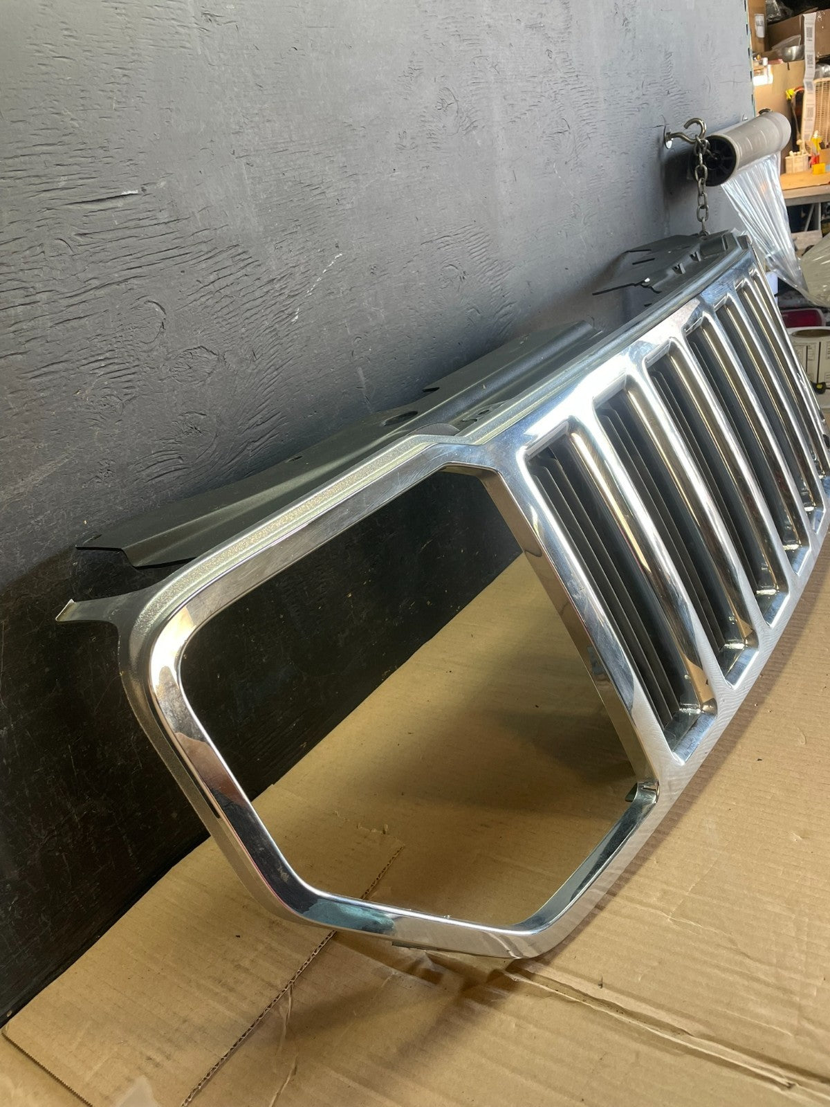2008 2009 2010 2011 2012 Jeep Liberty Front Upper Grill Grille AE3549 DG2