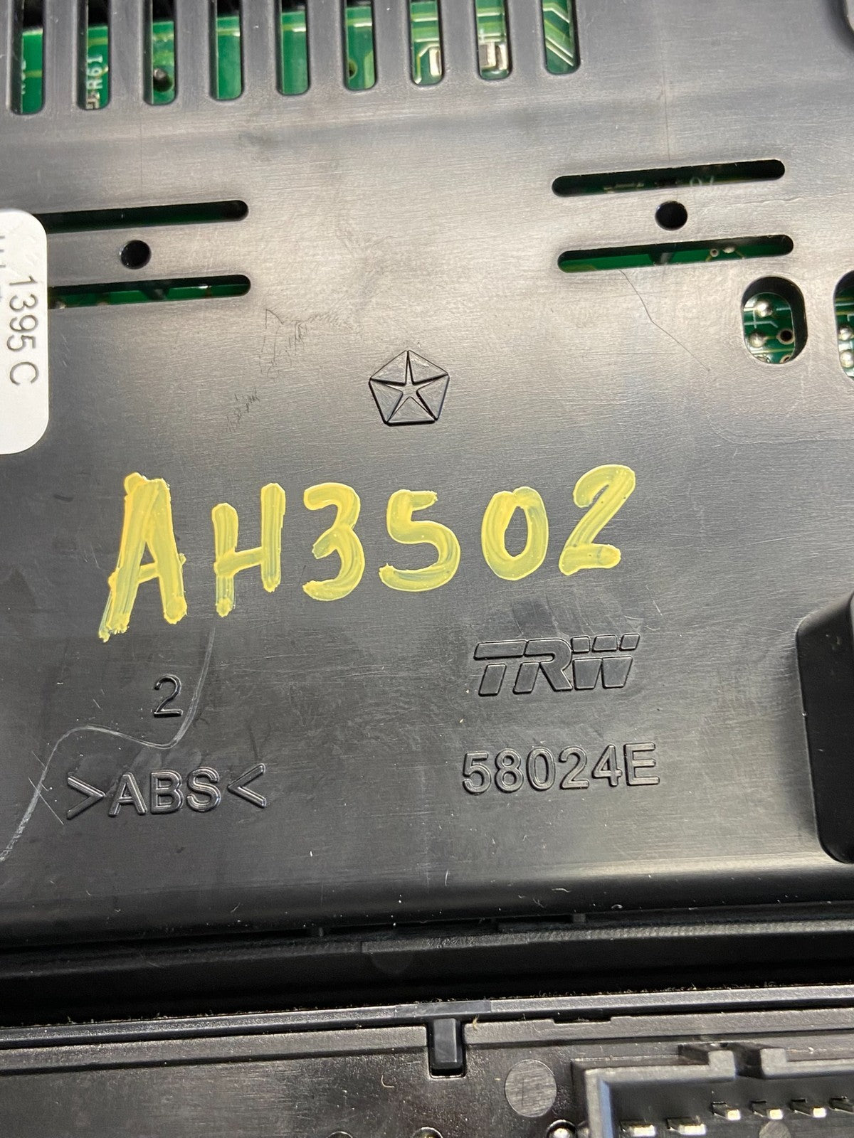 2005 to 2007 Jeep Commander Grand Cherokee A/C Climate Control Bezel AH3502 DG5