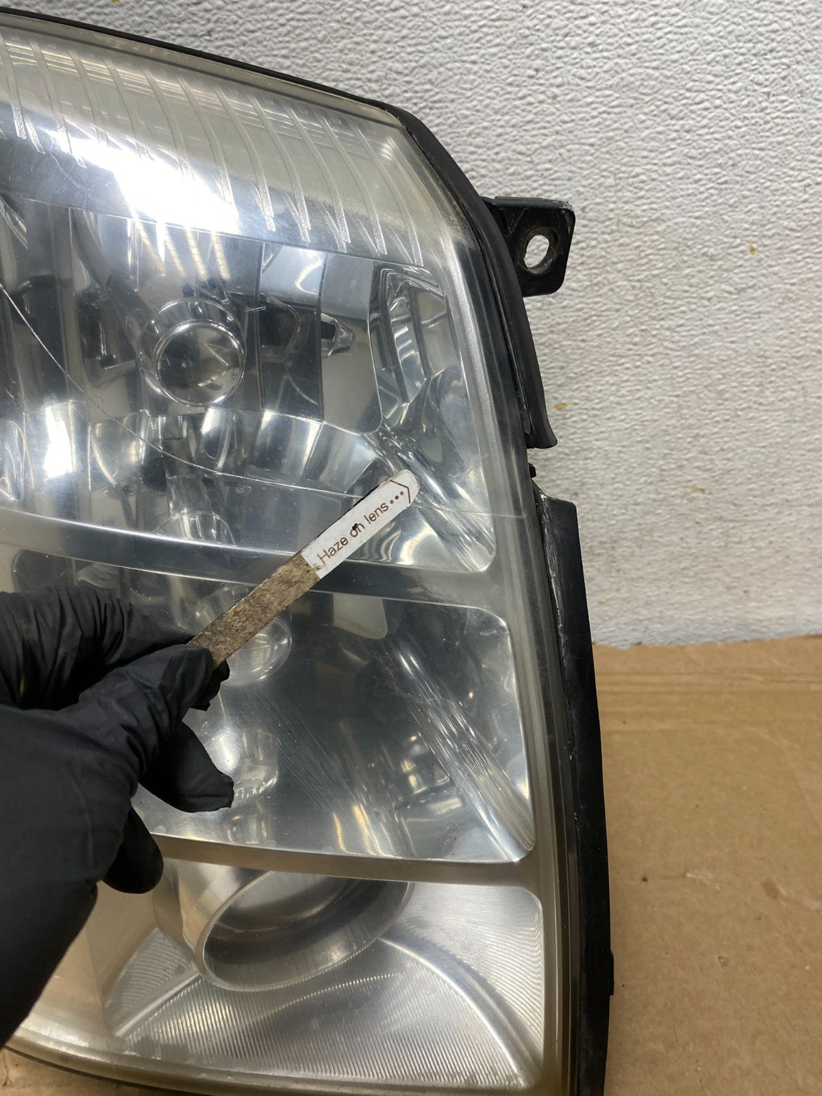 2007 - 2014 Cadillac Escalade Right Passenger Side Xenon HID Headlight AH8392 DW4