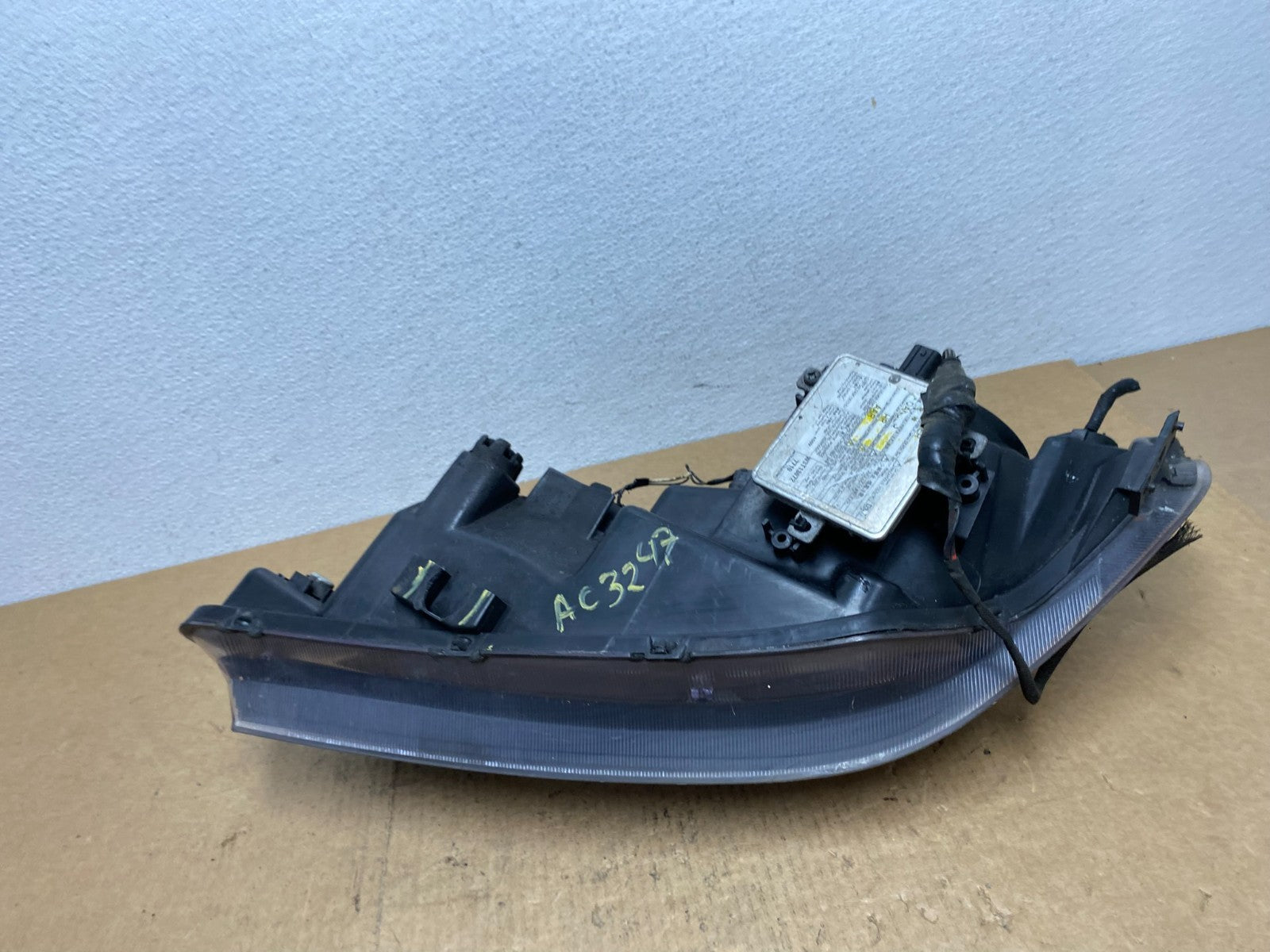2004 to 2006 Acura TSX Right Passenger RH Side Xenon HID Headlight OEM AC3247 DW9