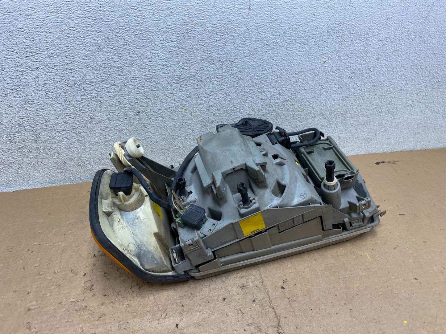 1986 to 1991 Mercedes-benz W126 Right RH Side Halogen Headlight P9981 DW8