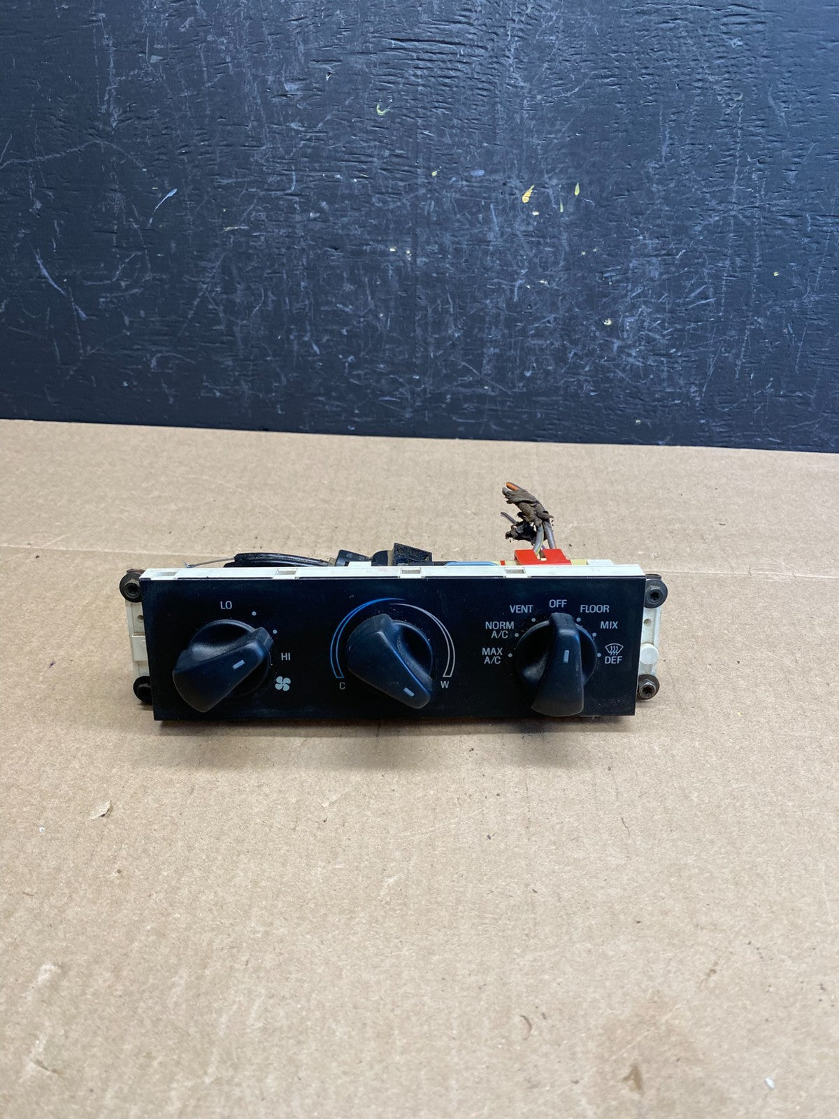 1999 to 2004 Ford Mustang AC Air HVAC Heater Climate Control Panel AC61870