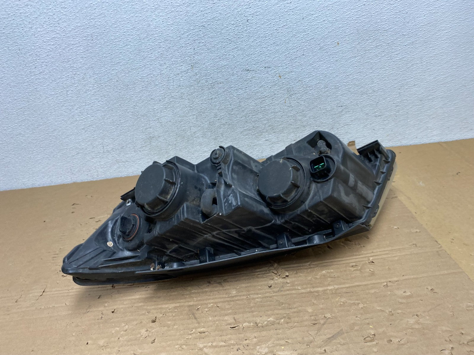 2009 to 2010 Hyundai Sonata Right Passenger RH Side Headlight Halogen AD4377 DW5