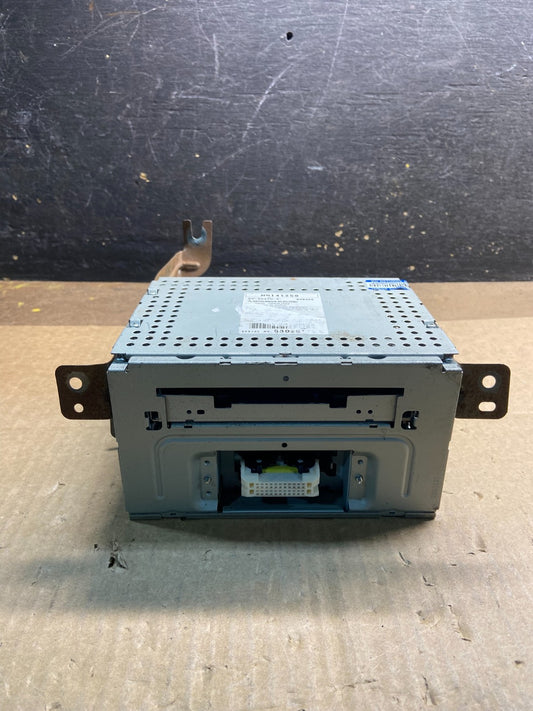 2004 2005 Mitsubishi Endeavor AM/FM/CD/MP3 Radio Head Unit Receiver Y7453 DG0