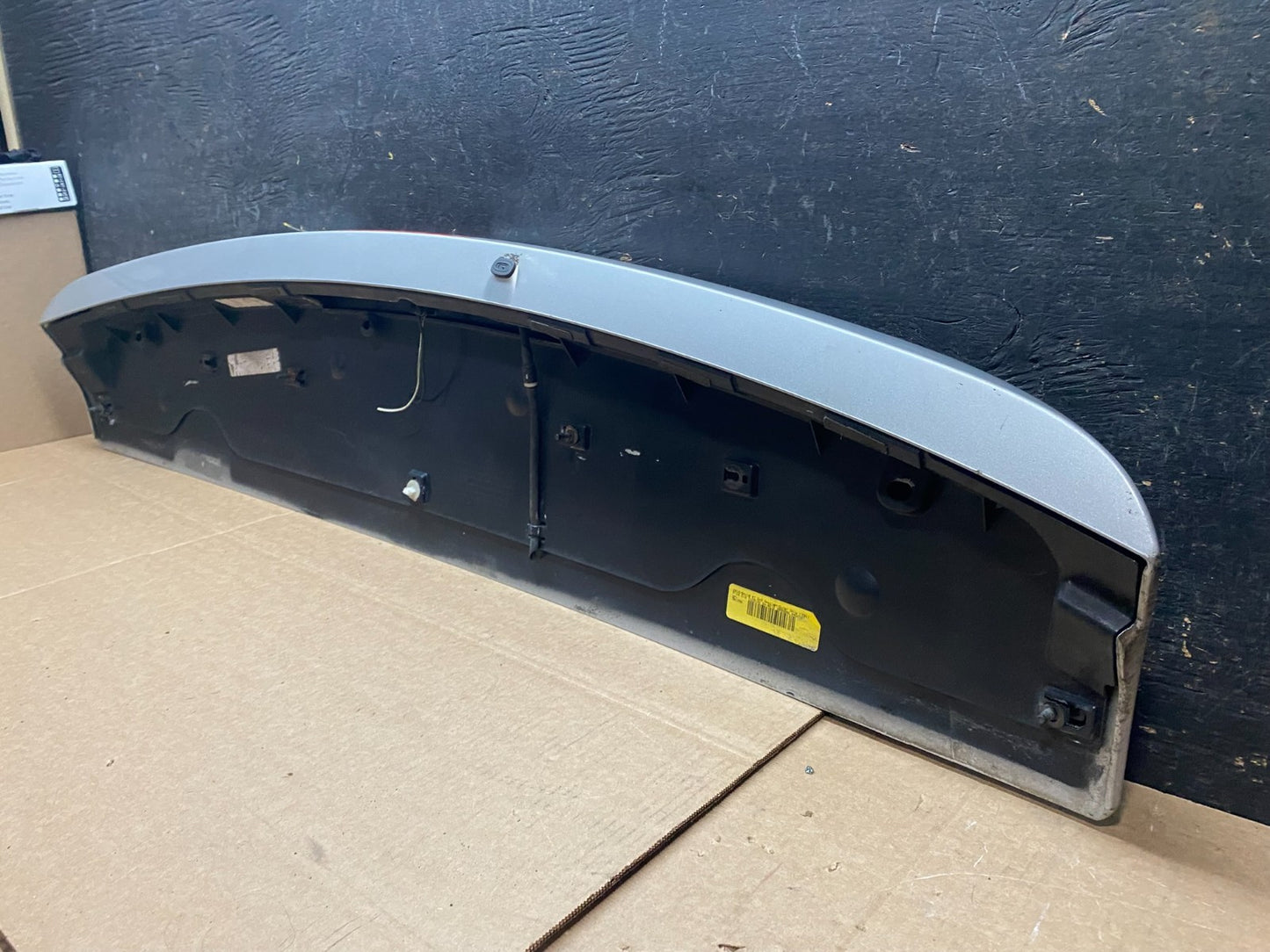 2011 to 2016 Chrysler Town & Country Rear Back Wing Spoiler Y9274 DG9