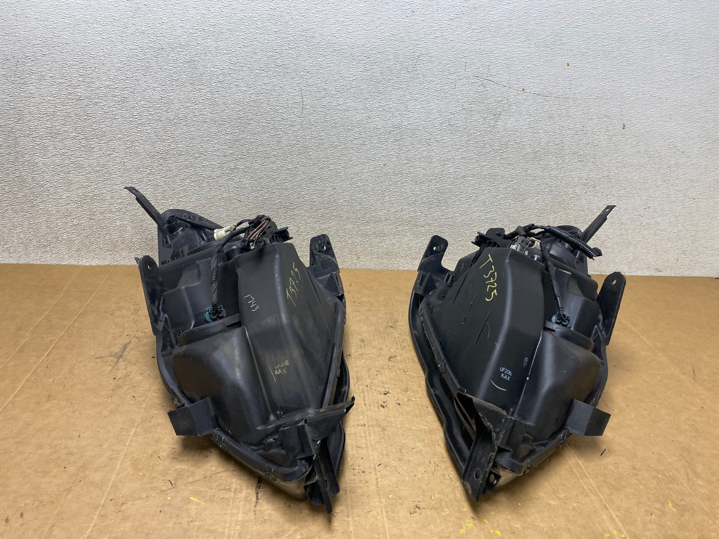 2005 2006 2007 Honda Odyssey Left+Right Set Halogen Headlights T3725 DW13