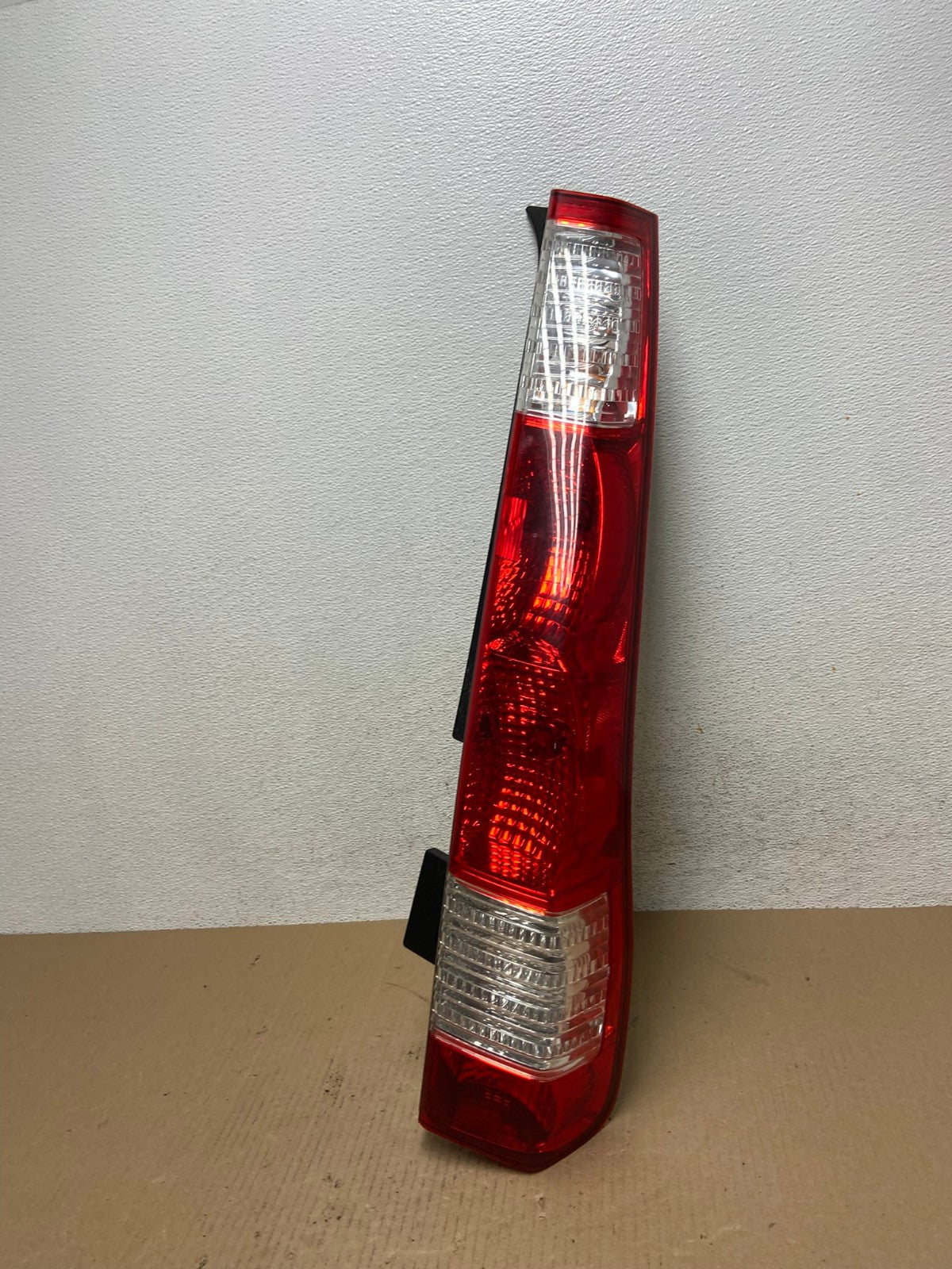 2005 to 2006 Honda Cr-v Crv Right Passenger Side Tail Light AE7242 LK0