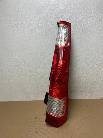 2005 to 2006 Honda Cr-v Crv Right Passenger Side Tail Light AE7242 LK0