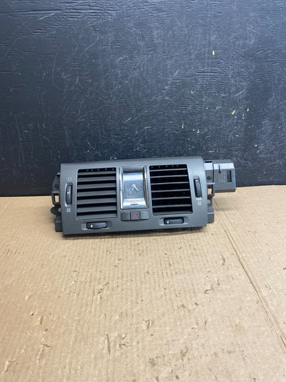 2006 to 2011 Cadillac DTS Dash Center Air Vent Heater Bezel AE3858 DG0