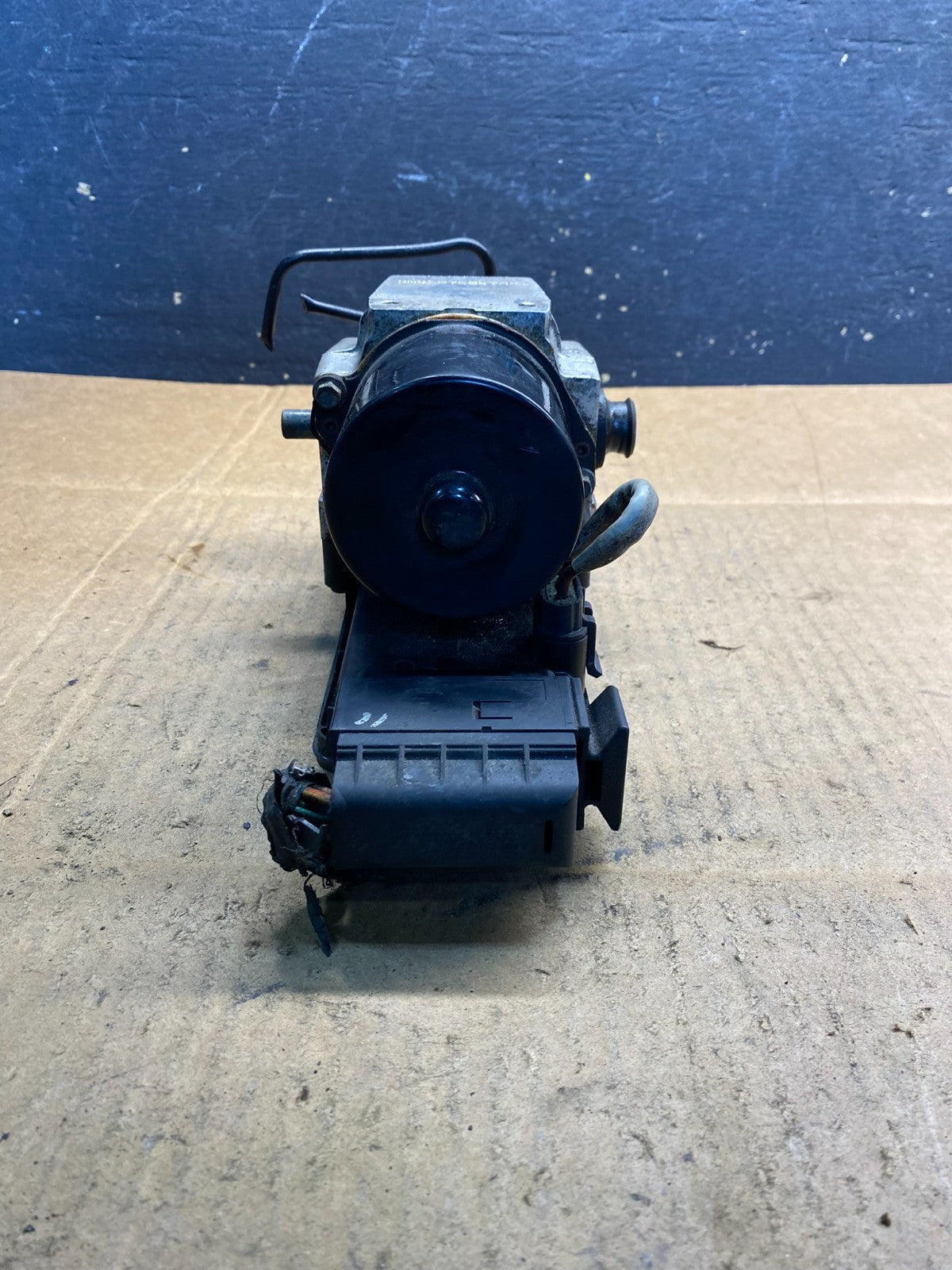 2006 2007 Ford E250 E350 Econoline Anti-Lock ABS Antilock Brake Pump AB38531