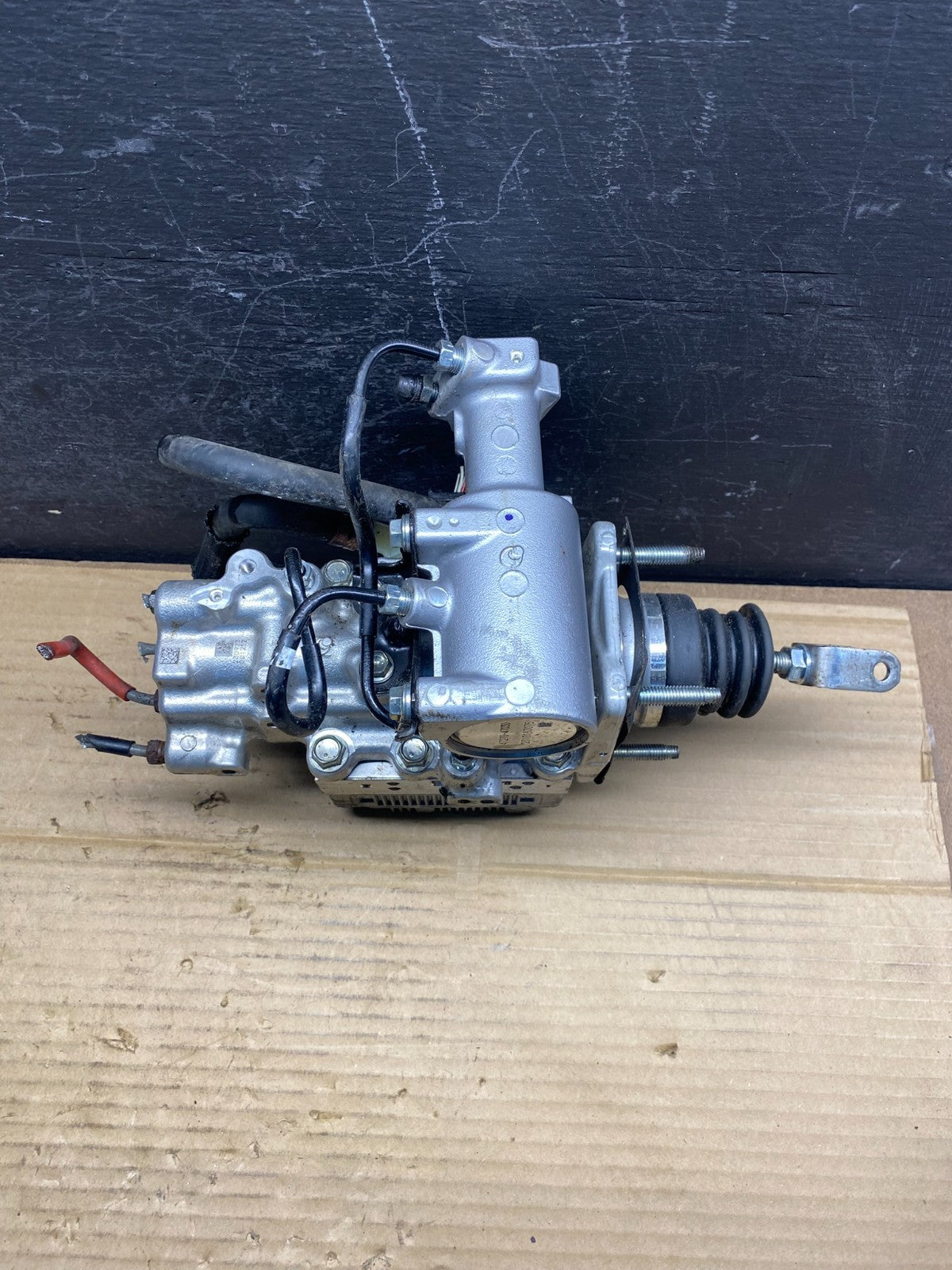 2010 - 2015 Toyota Prius ABS Brake Pump Anti Lock Module AE6253 DW0