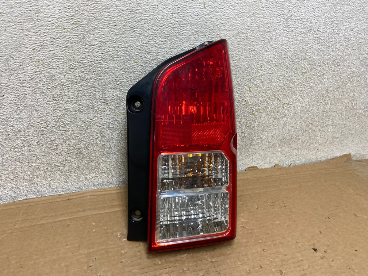 2005 to 2012 Nissan Pathfinder Right Passenger RH Side Tail Light AH8873 LK1