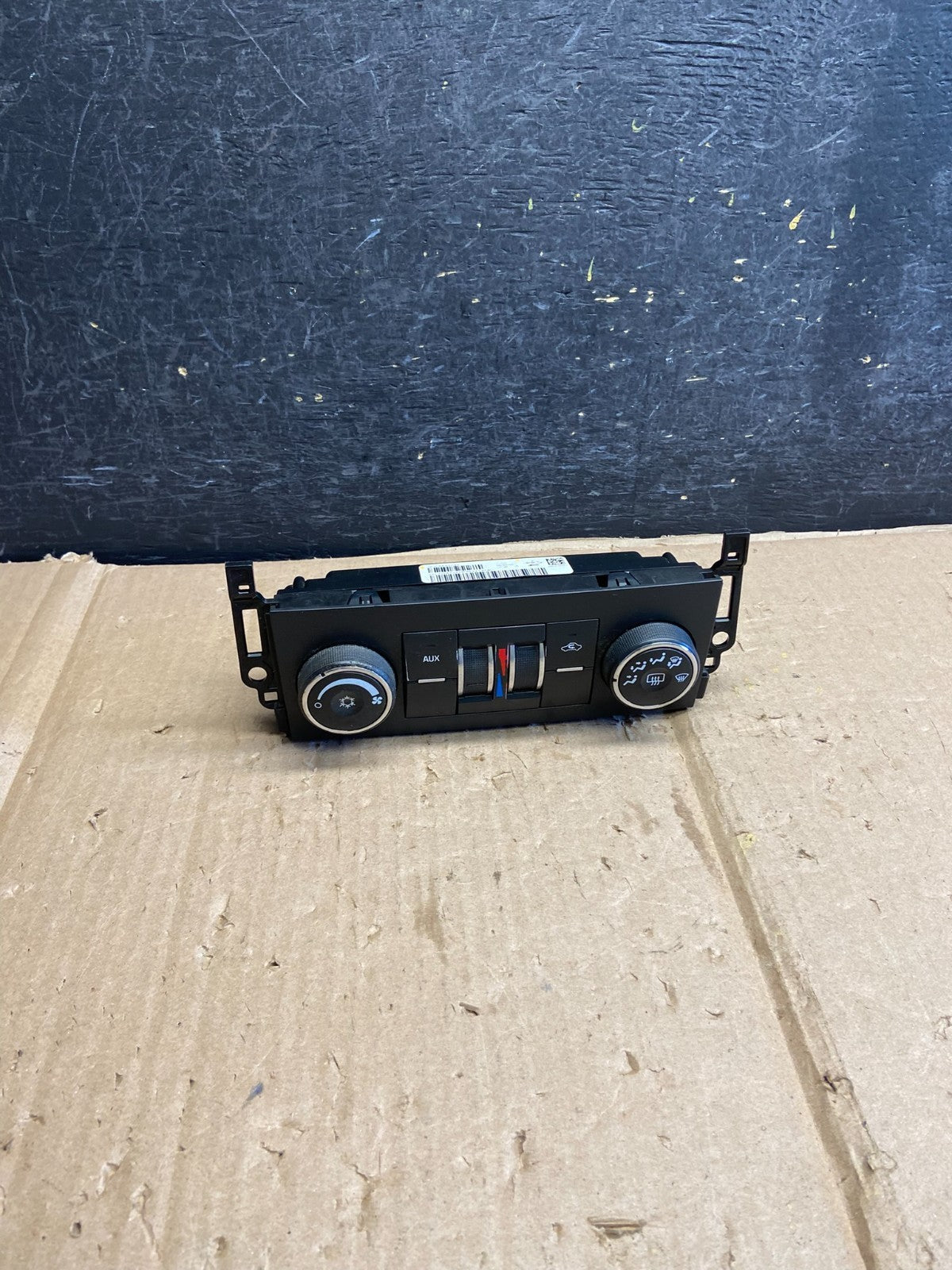 2007 to 2009 Chevrolet Avalanche 1500 Tahoe Climate Control A/C Panel AI2783 DG0