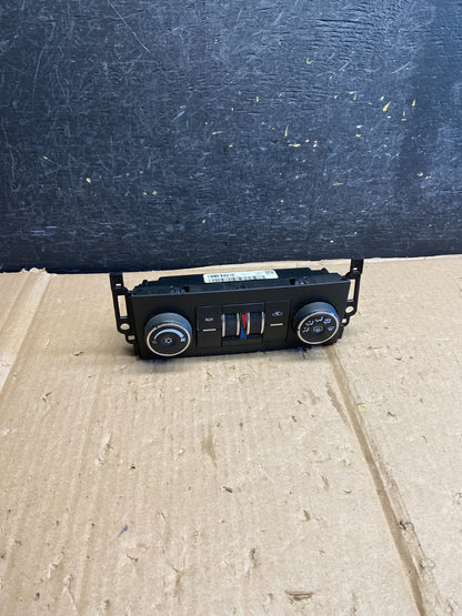 2007 to 2009 Chevrolet Avalanche 1500 Tahoe Climate Control A/C Panel AI2783 DG0