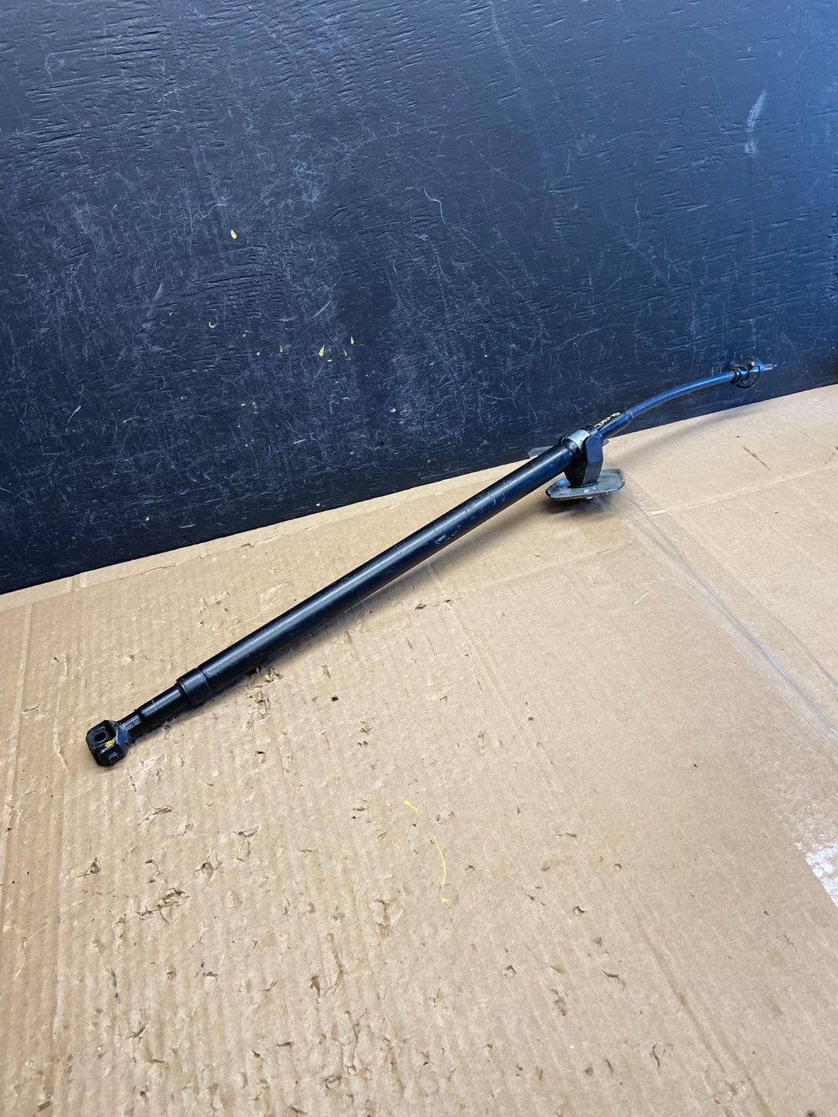 2007 to 2014 Ford Edge MKX Rear Trunk Liftgate Lift Rod AD6816 DG1