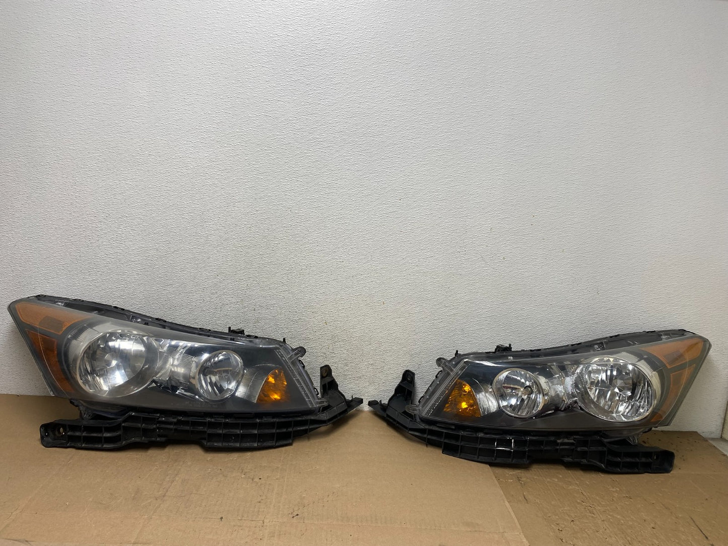 2008 to 2012 Honda Accord Sedan Left+Right Set Halogen Headlights AE6699 DW0
