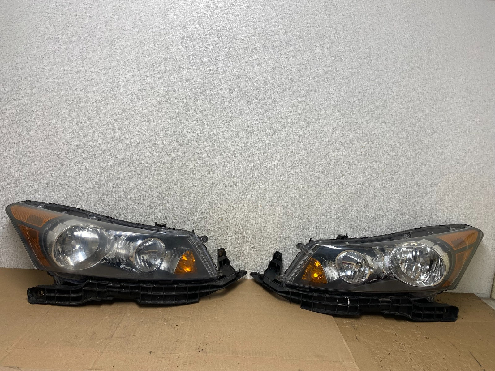 2008 to 2012 Honda Accord Sedan Left+Right Set Halogen Headlights AE6699 DW0