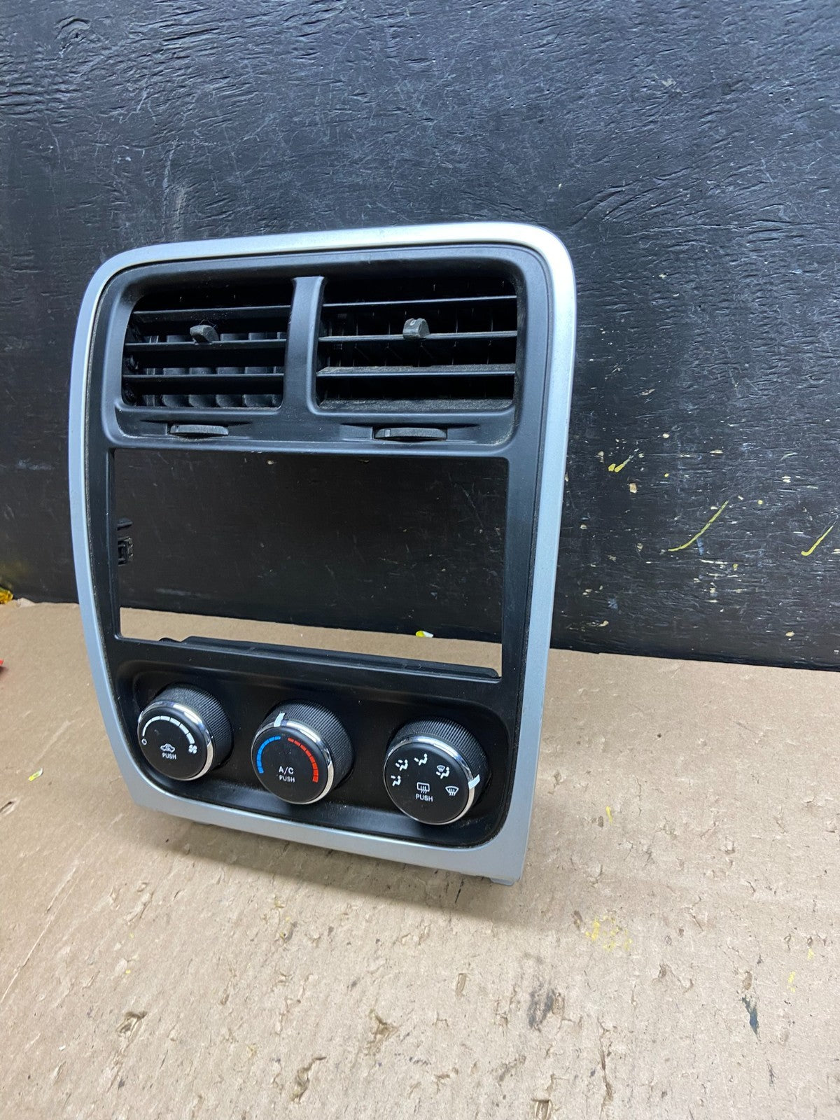 2010 to 2012 Dodge Caliber Dash Radio Center Bezel Climate Dash T6257 DG1