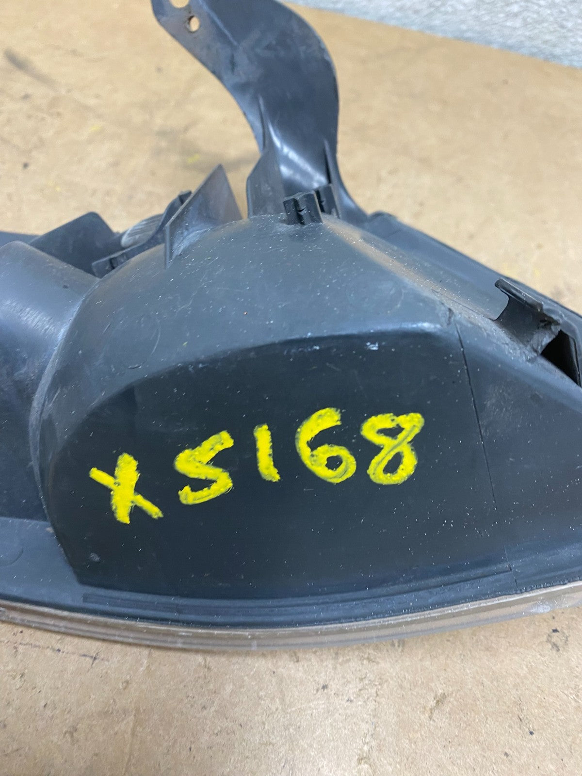 1997 1998 1999 Toyota Camry Left Driver LH Turn Signal X5168 DW9