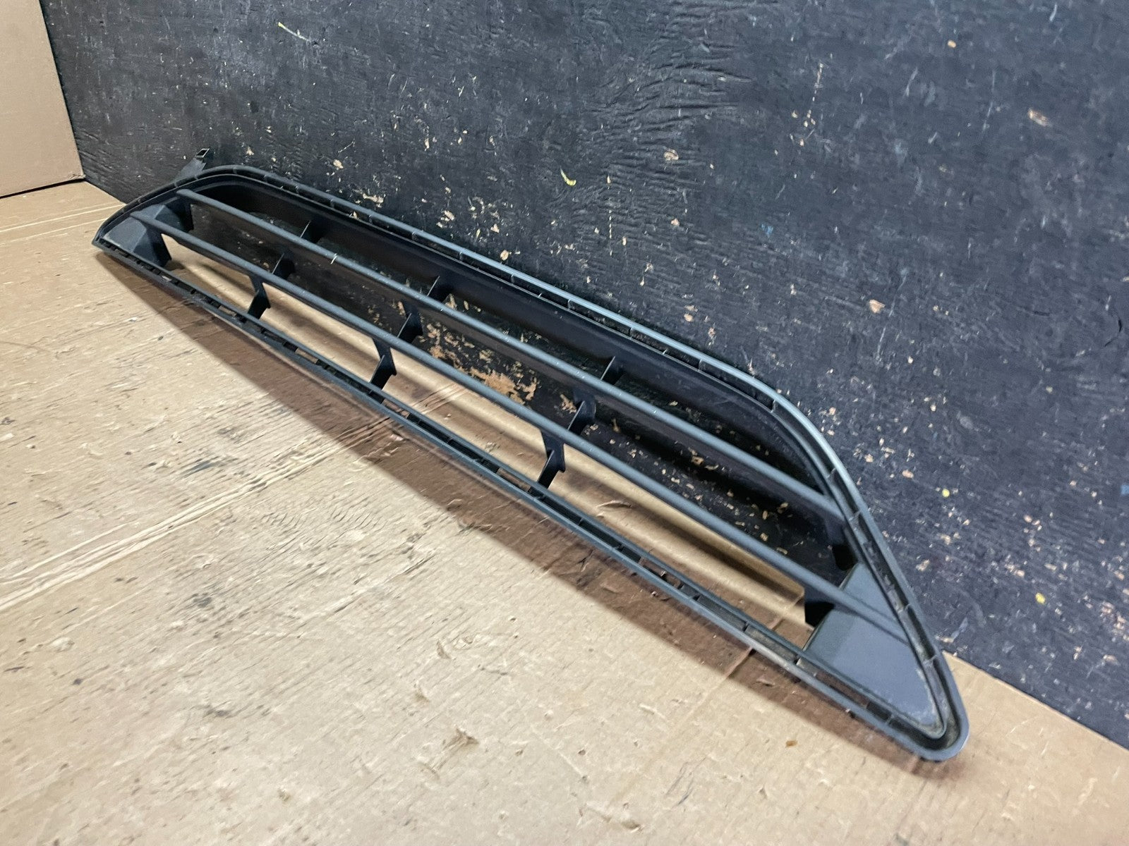 2017 to 2021 Nissan X-Trail Front Lower Grille Grill OEM 62254-6FR0A Z59232