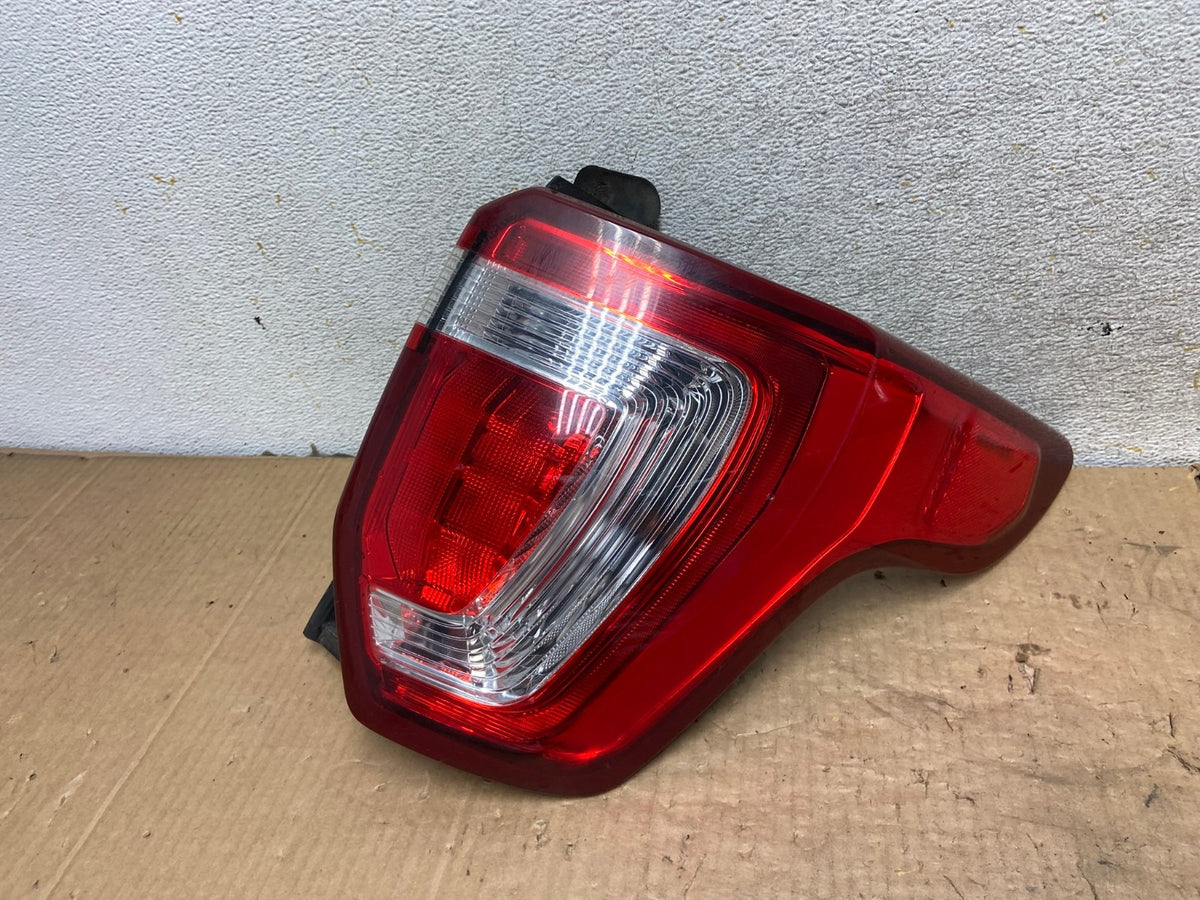 2016 -2019 Ford Explorer Right Passenger Side Rh Tail light AI8267 LK0