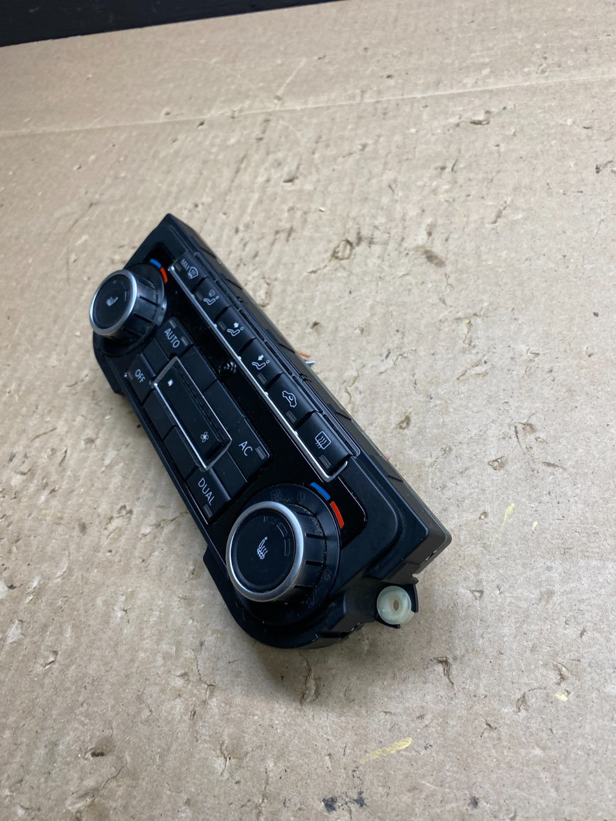 2009 - 2012 Volkswagen CC Center Climate Control Panel AC Heater X5976 DG2