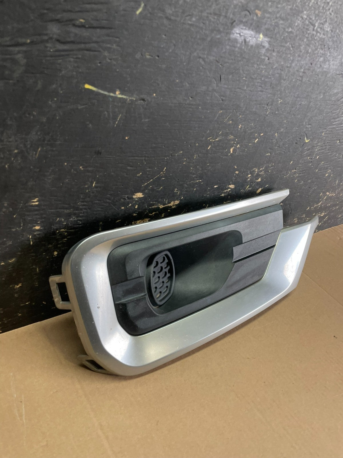 2013 to 2016 GMC Acadia Right Passenger RH Fog Light Bezel Trim z8539 DG1