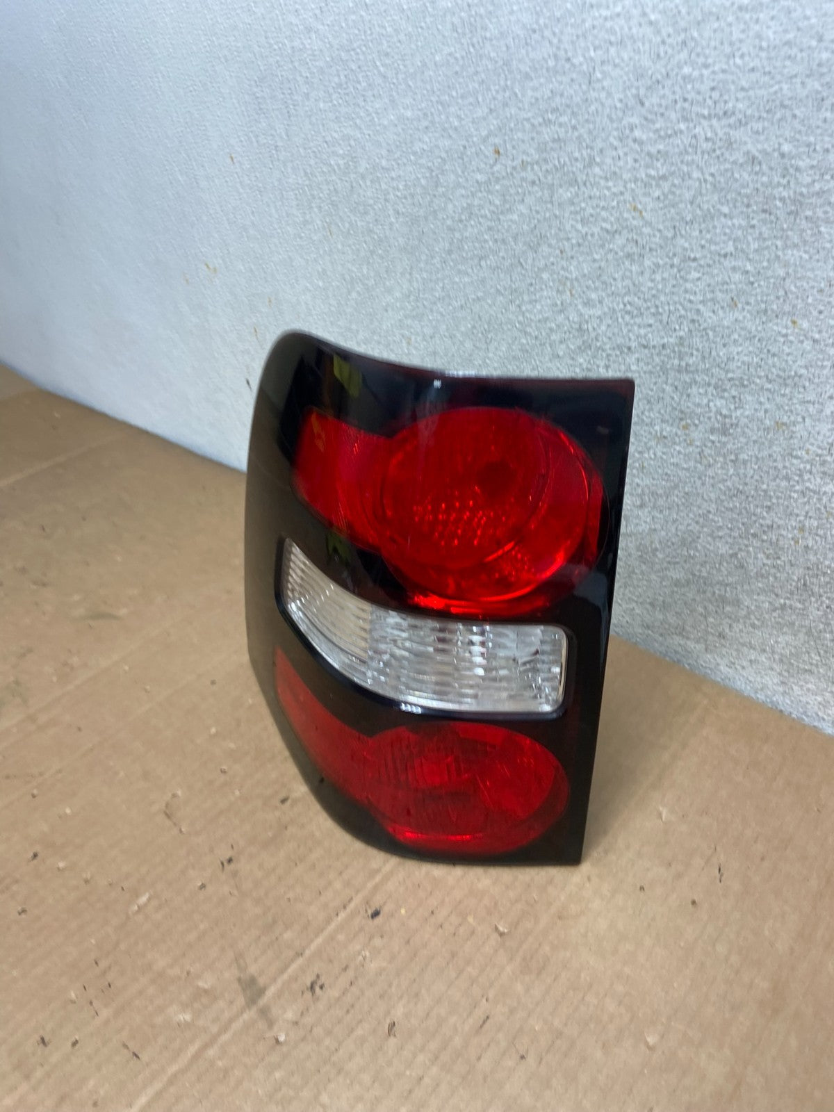 2006 to 2010 Ford Explorer Left Driver Lh Side Tail light AI8509 LK1