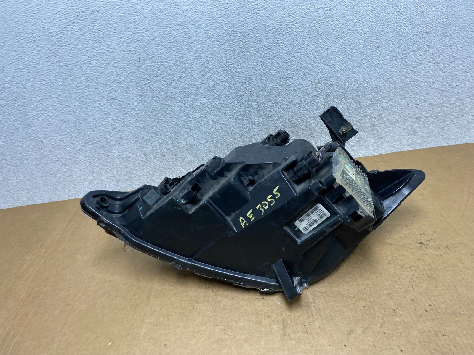 2013-2016 Lincoln MKZ Right Passenger RH Headlight Xenon HID AE3055 DW12