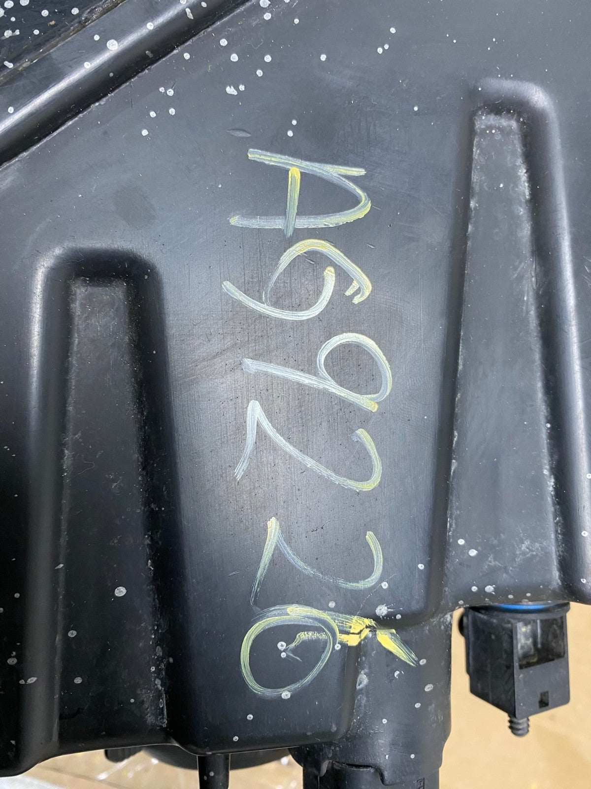 2011 to 2014 Ford Edge Front Right Passenger Headlight Halogen AG9226 DW12