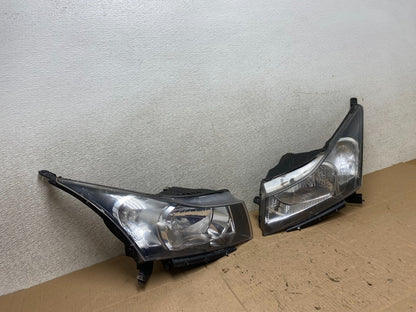 2011 to 2015 Chevrolet Cruze Halogen Left+Right Set Headlights W0986 DW2
