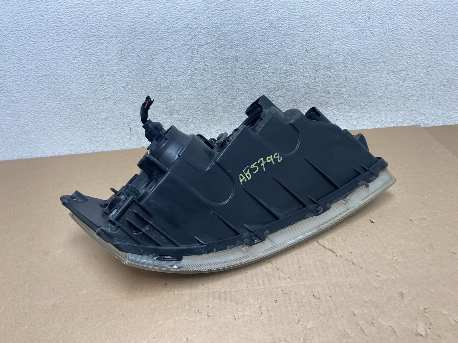 2006 to 2008 Hyundai Sonata Left Driver LH Side Headlight Halogen AG5798 DW7