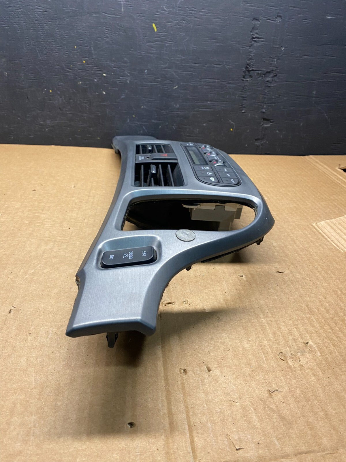 2005 to 2010 Honda Odyssey  Radio Climate Control Dash Trim Bezel H8002 DG13