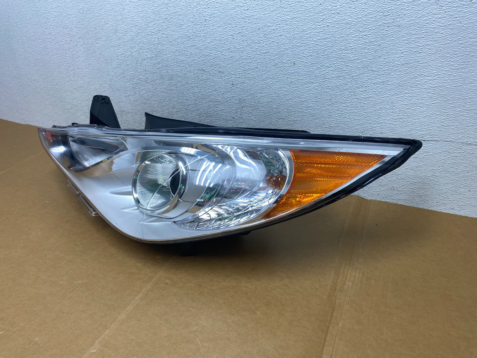 2011 - 2014 Hyundai Sonata Left Driver Lh Side Headlight Halogen TYC AD8897 DW1