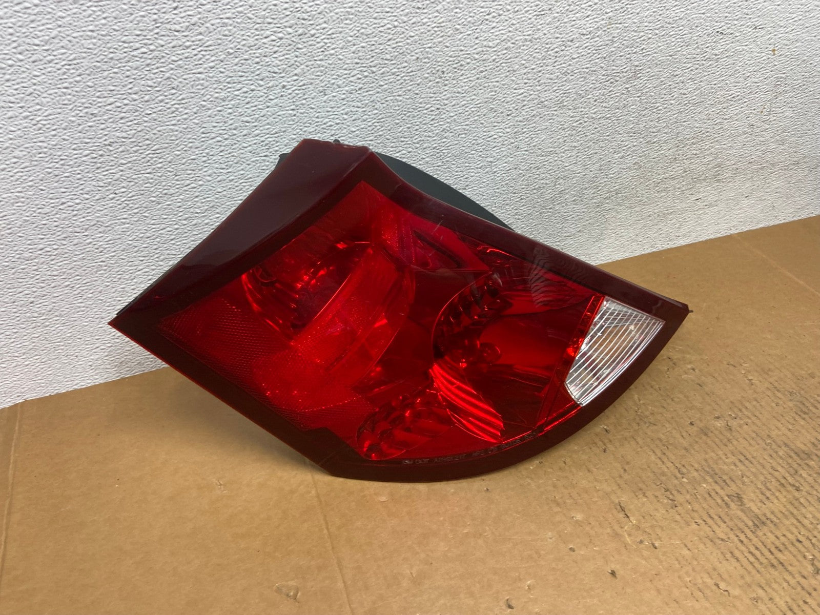 2003-2007 Saturn Ion Left Driver LH Side Tail Light Tail Light AE0417 LK2