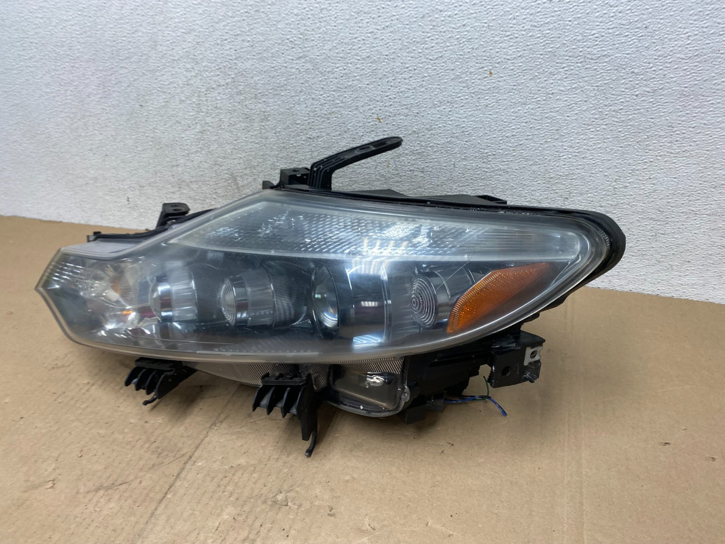 2011 to 2014 Nissan Murano Headlight Left Driver LH Side Xenon Hid AG4664 DW1