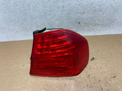 2009 2010 BMW 328i 3 Series Right Passenger RH Side Tail Light AI3664 LK0