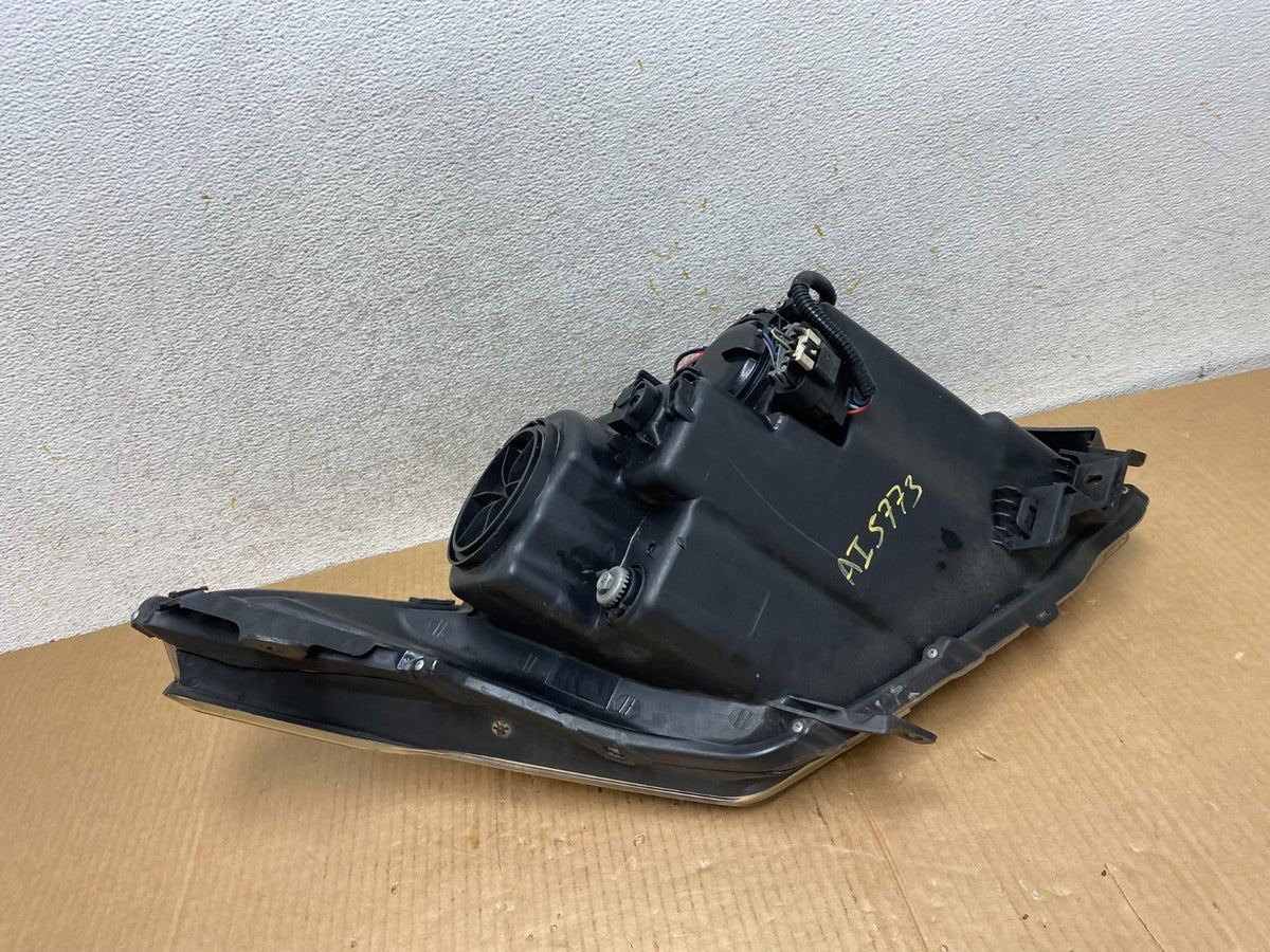 Halogen 2010 to 2016 Cadillac SRX Right Passegner Side Headlight TYC AI5773 DW7