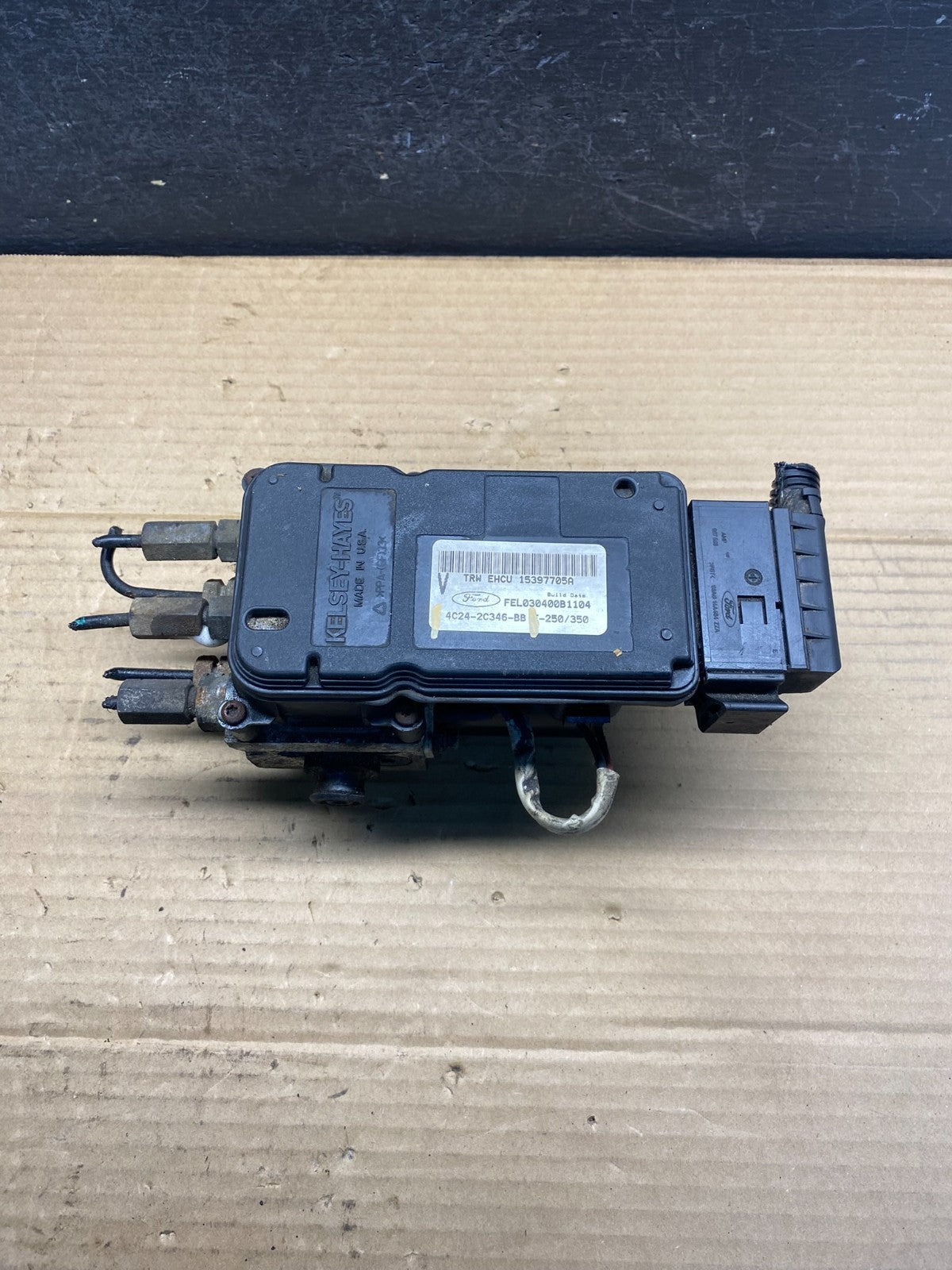 2004 - 2007 Ford E250 E350 Van ABS Anti Lock Brake Pump Module AE6242 DW0