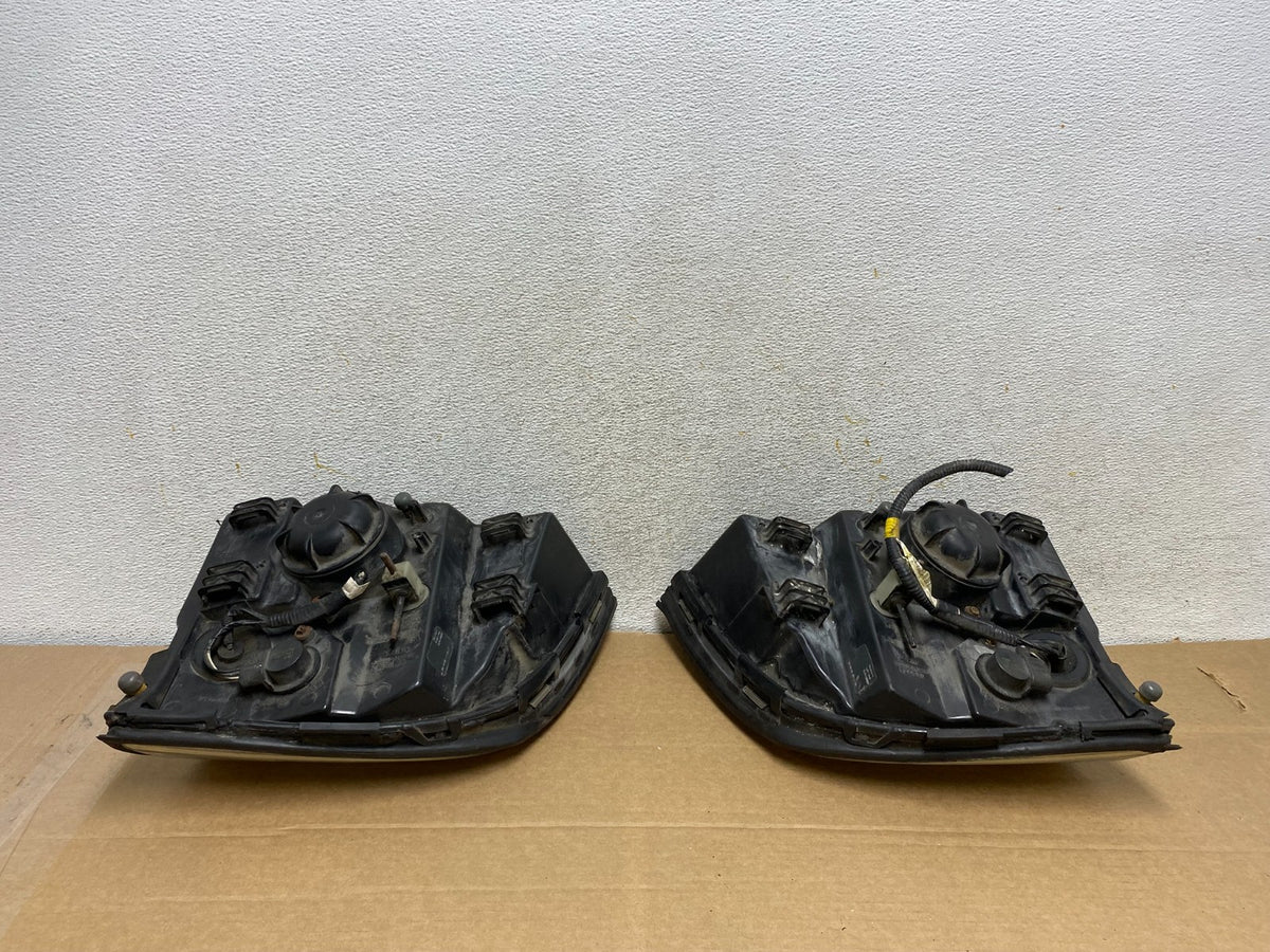 2002-2005 Mercury Mountaineer Left+Right Side Halogen Headlights AH3083 DW7