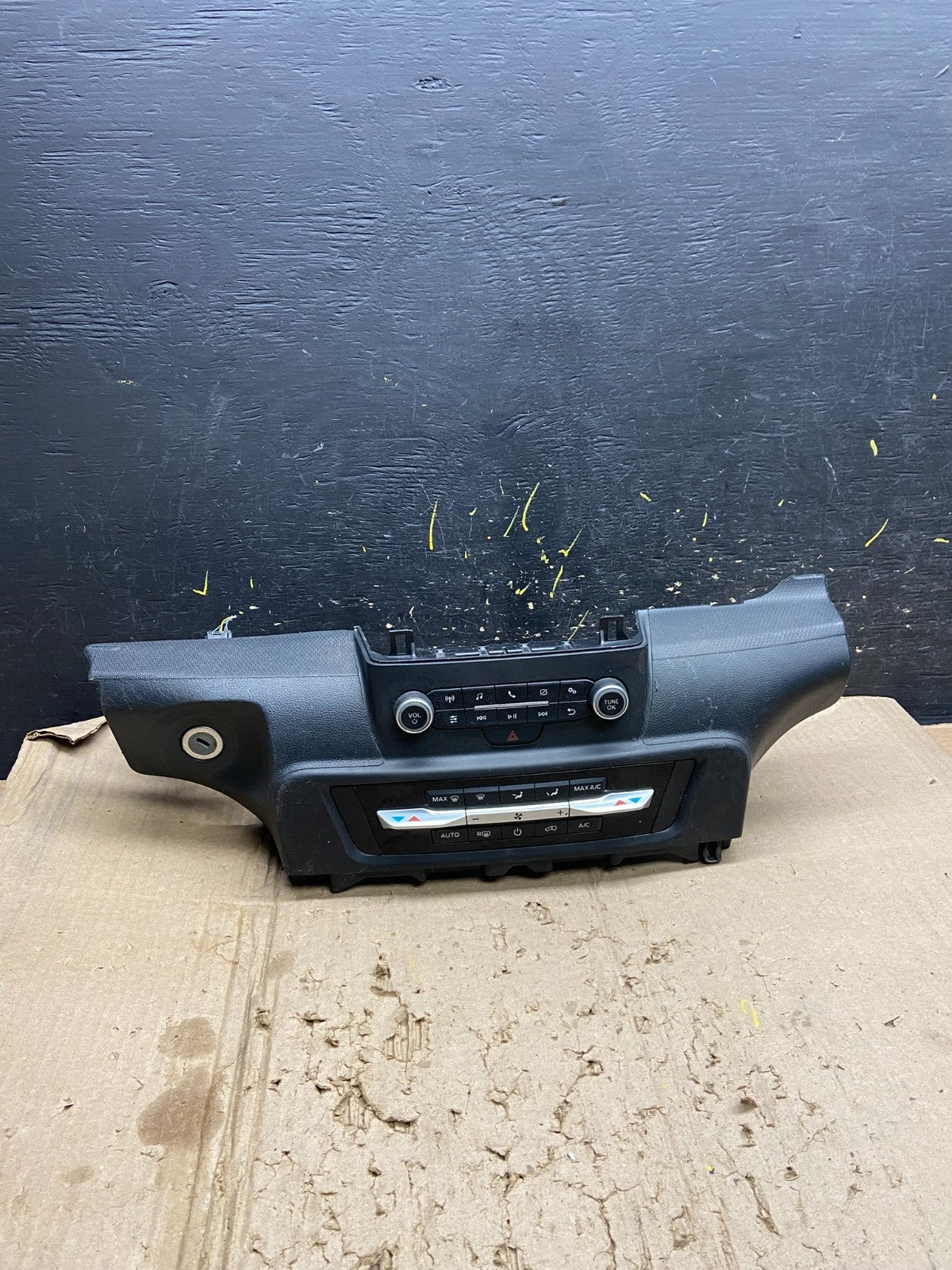 2020 to 2023 Ford  Explorer A/C Heater Climate Control Panel y2086 DG0