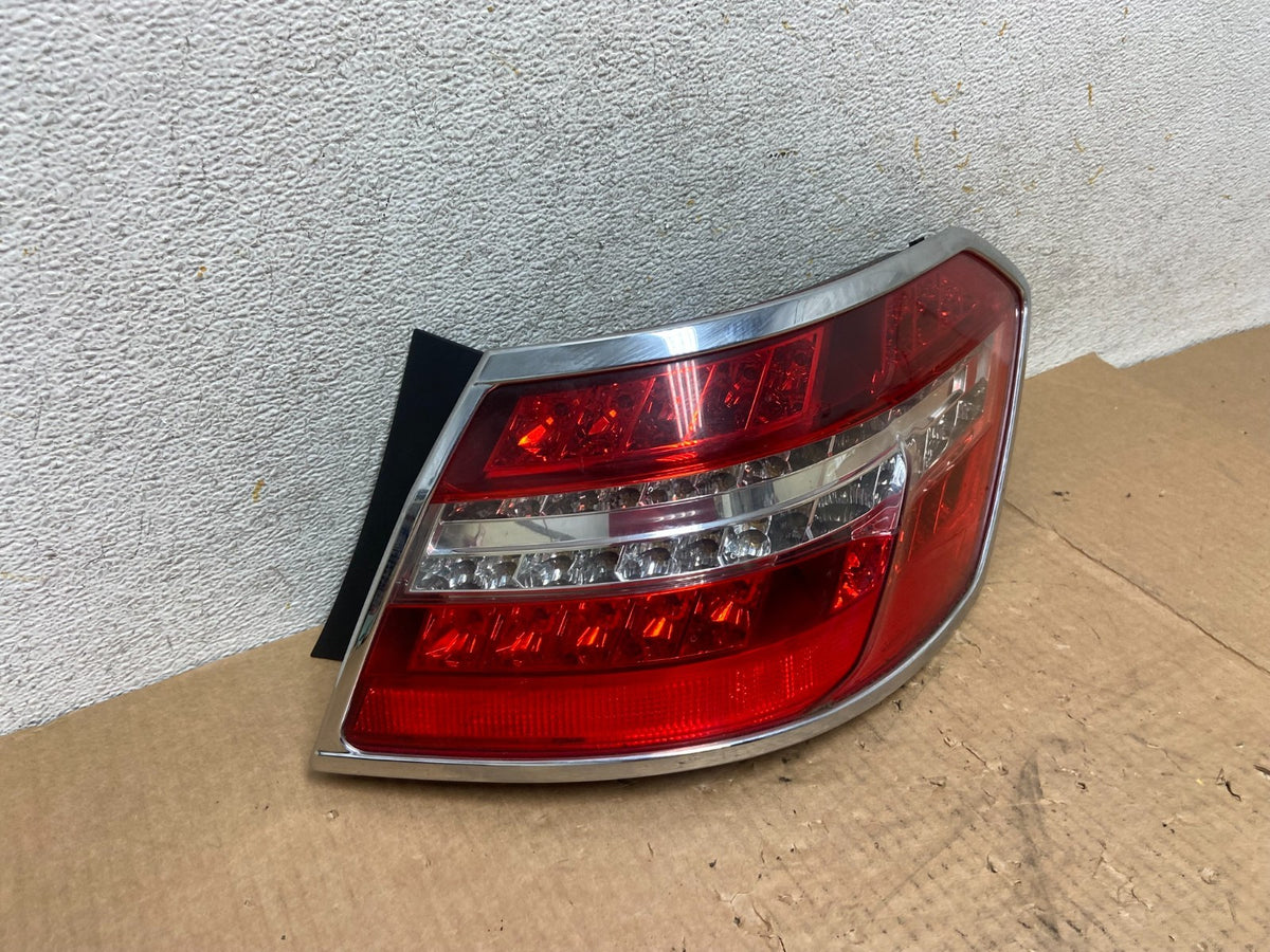 2010 to 2013 Mercedes E-Class Sedan Right Passenger Tail Light AI4661 DG2