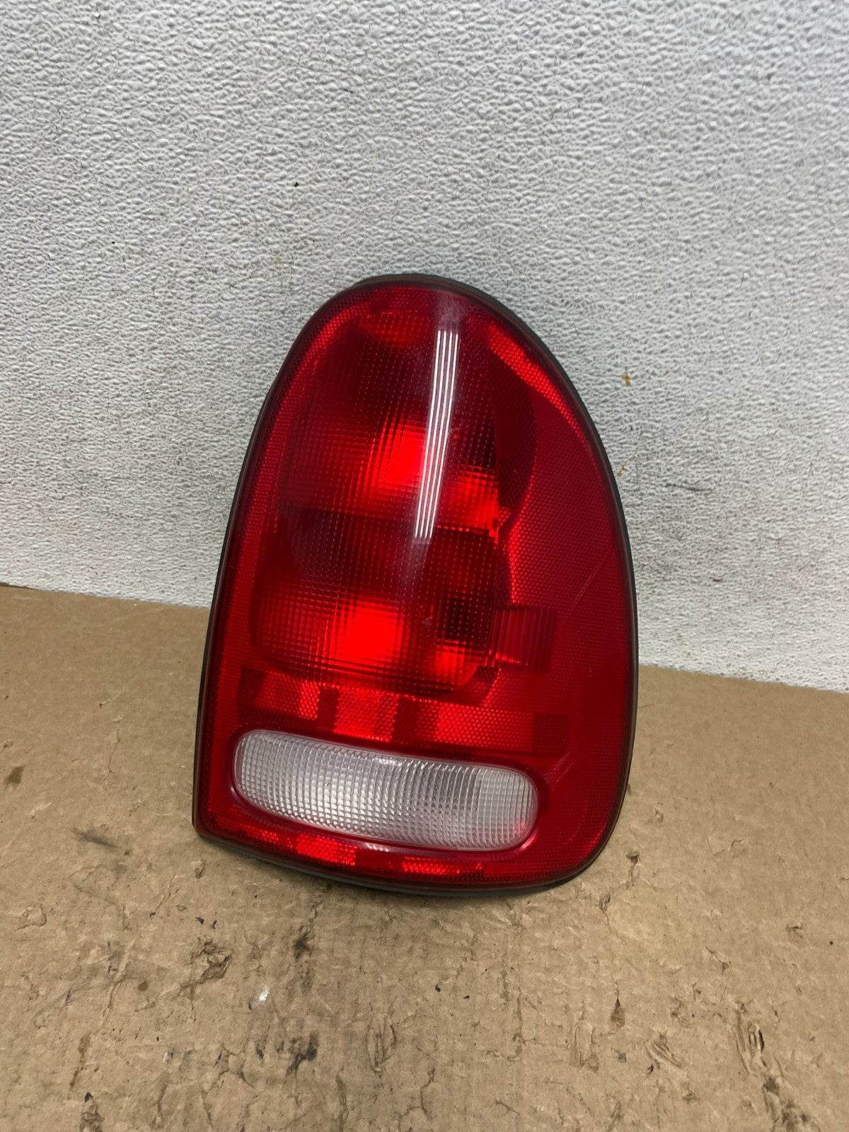 1998 to 2003 Dodge Durango Tail Light Right Passenger RH Side AF8395 DW0
