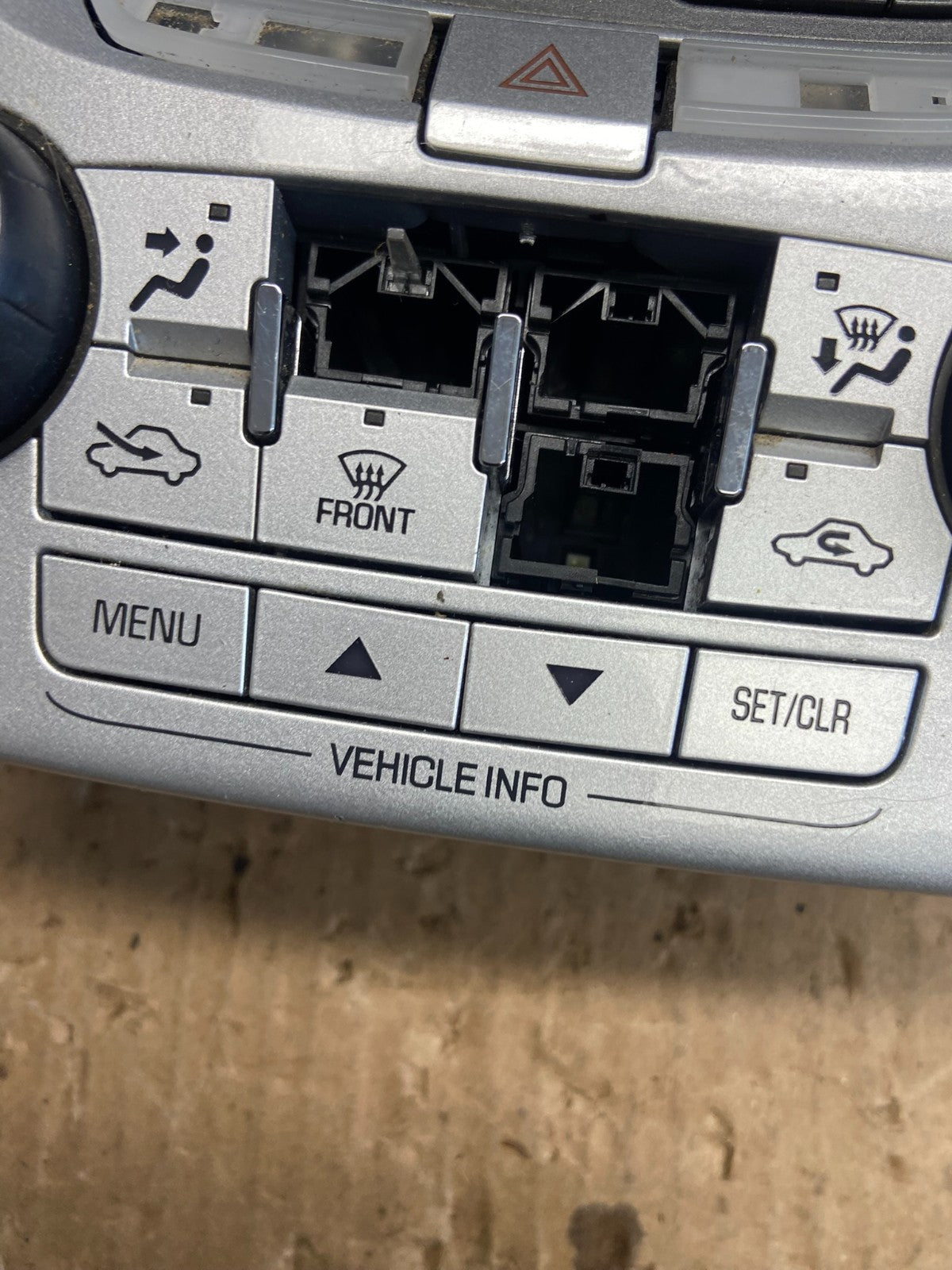 2012-2015 Chevrolet Equinox Radio Face Climate Control Panel Bezel ae4112 DG1