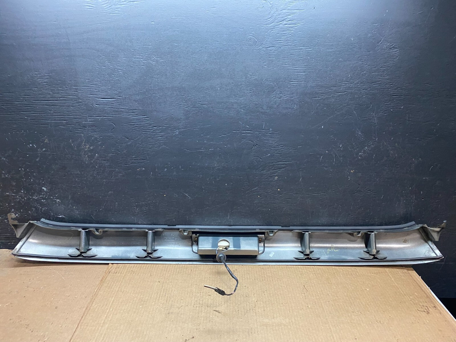 1999 to 2002 Chevrolet Express 3rd Third Brake Light Trim Spoiler G3188 DG16